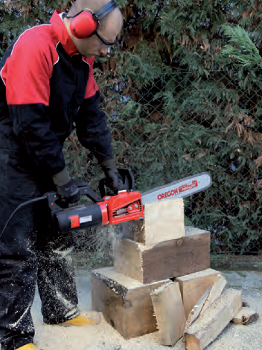 Holzkettensaege-elektrisch-Konstruktionsholz Holzkettensaege-elektrisch-Konstruktionsholz